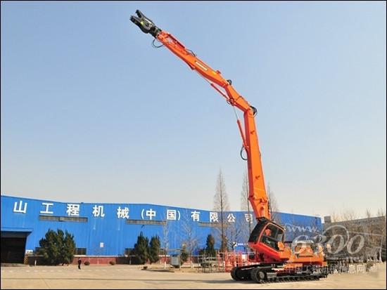 斗山工程機械中國區第一臺拆樓機驚艷亮相 房屋拆除工程迎來新利器